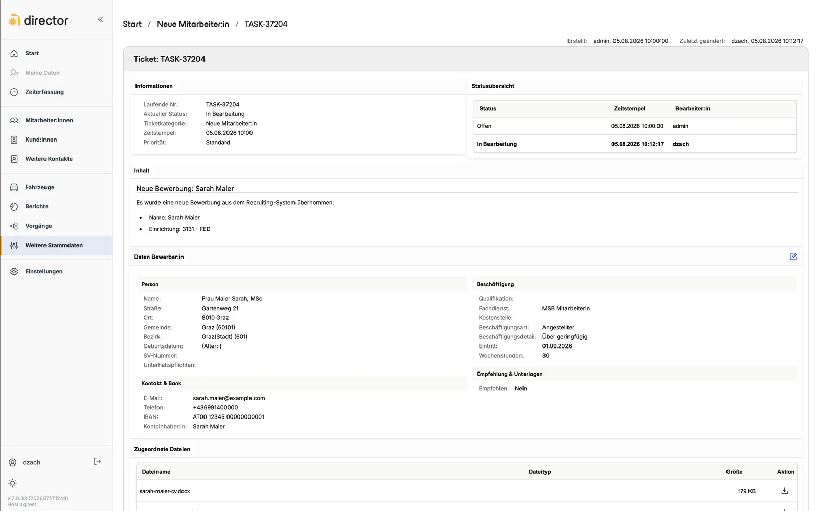 Ticket „Neue Mitarbeiter:in" mit strukturierter Maske — die Bewerbungsdaten kommen automatisch aus dem Recruiting-System