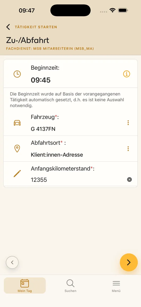 Erfassung einer Zu-/Abfahrt in agilion mobile: automatisch gesetzte Beginnzeit, Fahrzeug, Abfahrtsort und Anfangskilometerstand